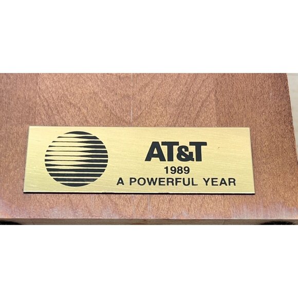 Vintage Benchmark Slanted Desk Clock AT&T Employee Gift 1989 A Powerful Year - Picture 9 of 9